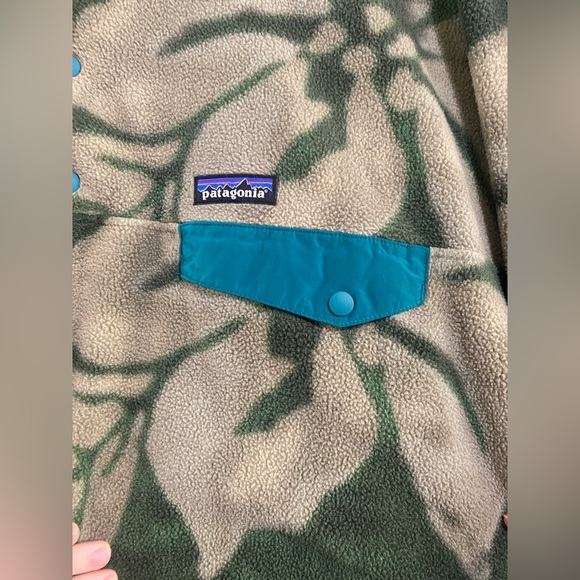 Patagonia Synchilla Snap T Fleece Pullover in Green Spice Garden - Picture 2 of 6